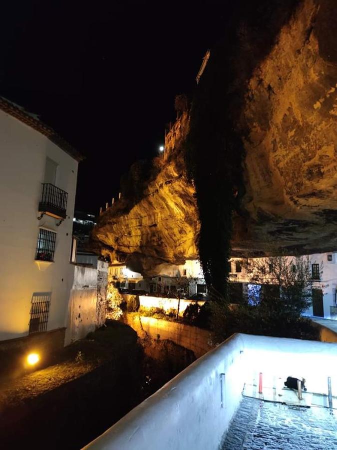 Setenil De Las BodegasLa Casa Del Rioアパートメント エクステリア 写真
