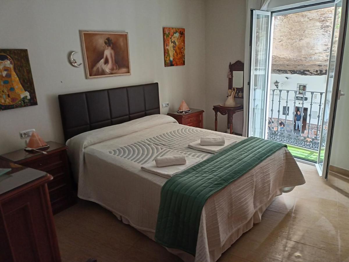 Setenil De Las BodegasLa Casa Del Rioアパートメント エクステリア 写真